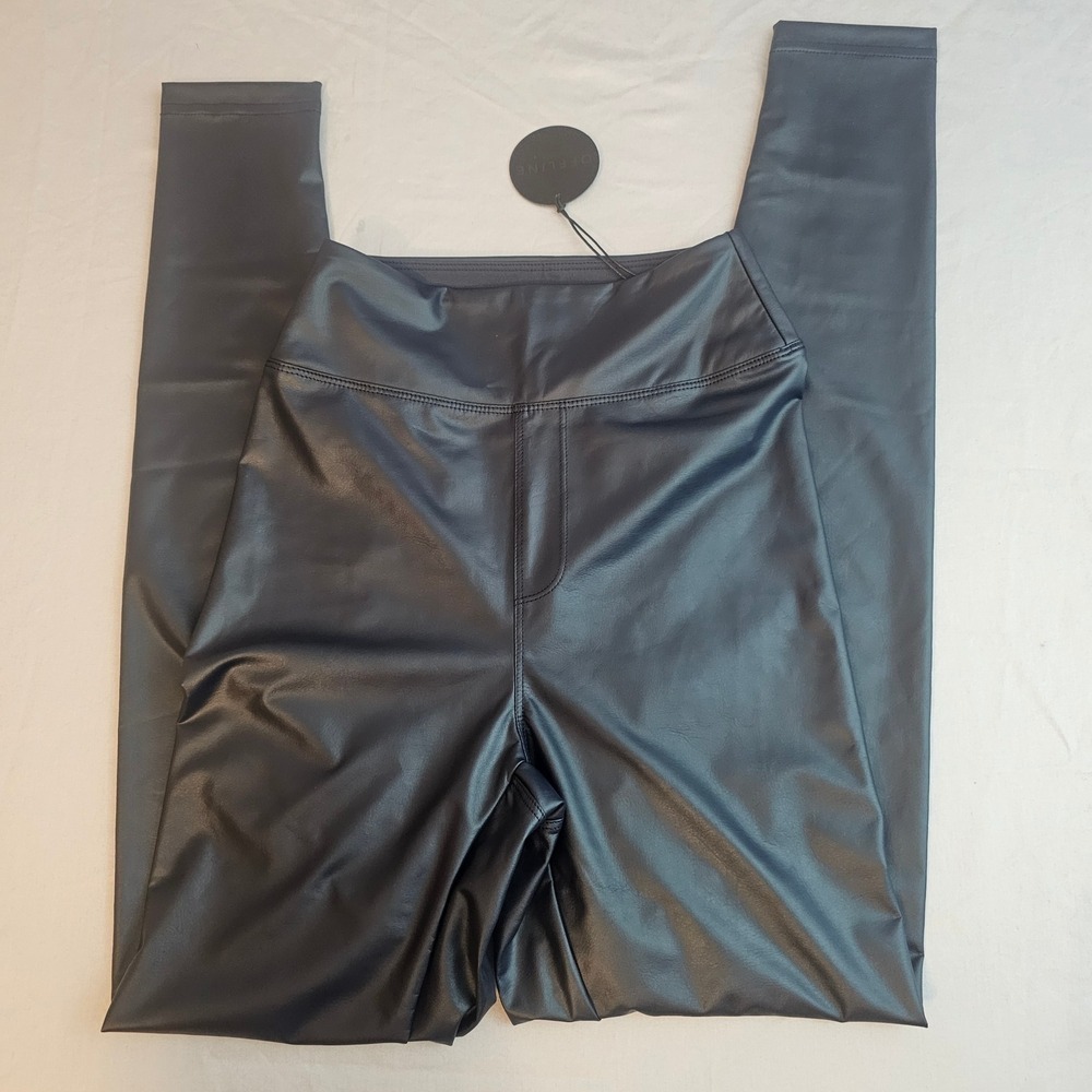 Offline by Aerie Real Luxe Faux Leather Legging Women's XS Short Navy NWT  L257